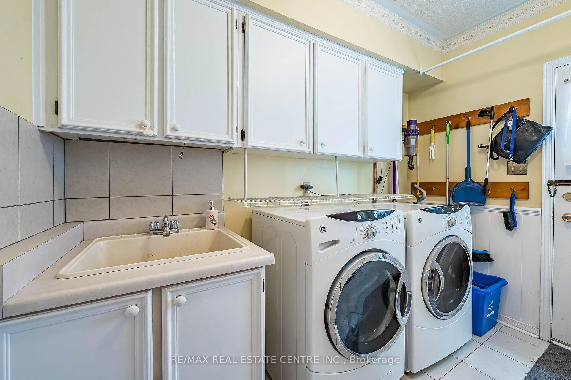 Photo 19 of 19 Mossbank Drive, Brampton, Fletcher's Creek South — HOMEH