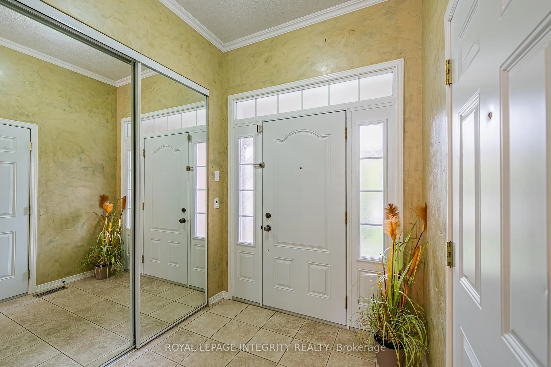 Photo 2 of 319 Glenbrae Avenue, Ottawa, Kanata - Morgan's Grant/South March — HOMEH