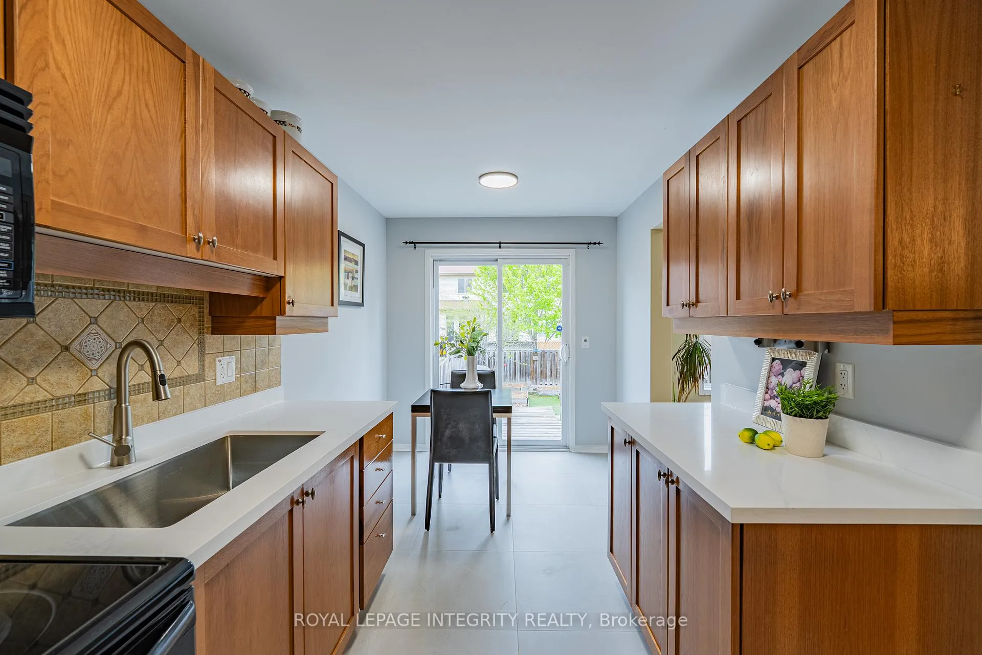 Photo 9 of 319 Glenbrae Avenue, Ottawa, Kanata - Morgan's Grant/South March — HOMEH