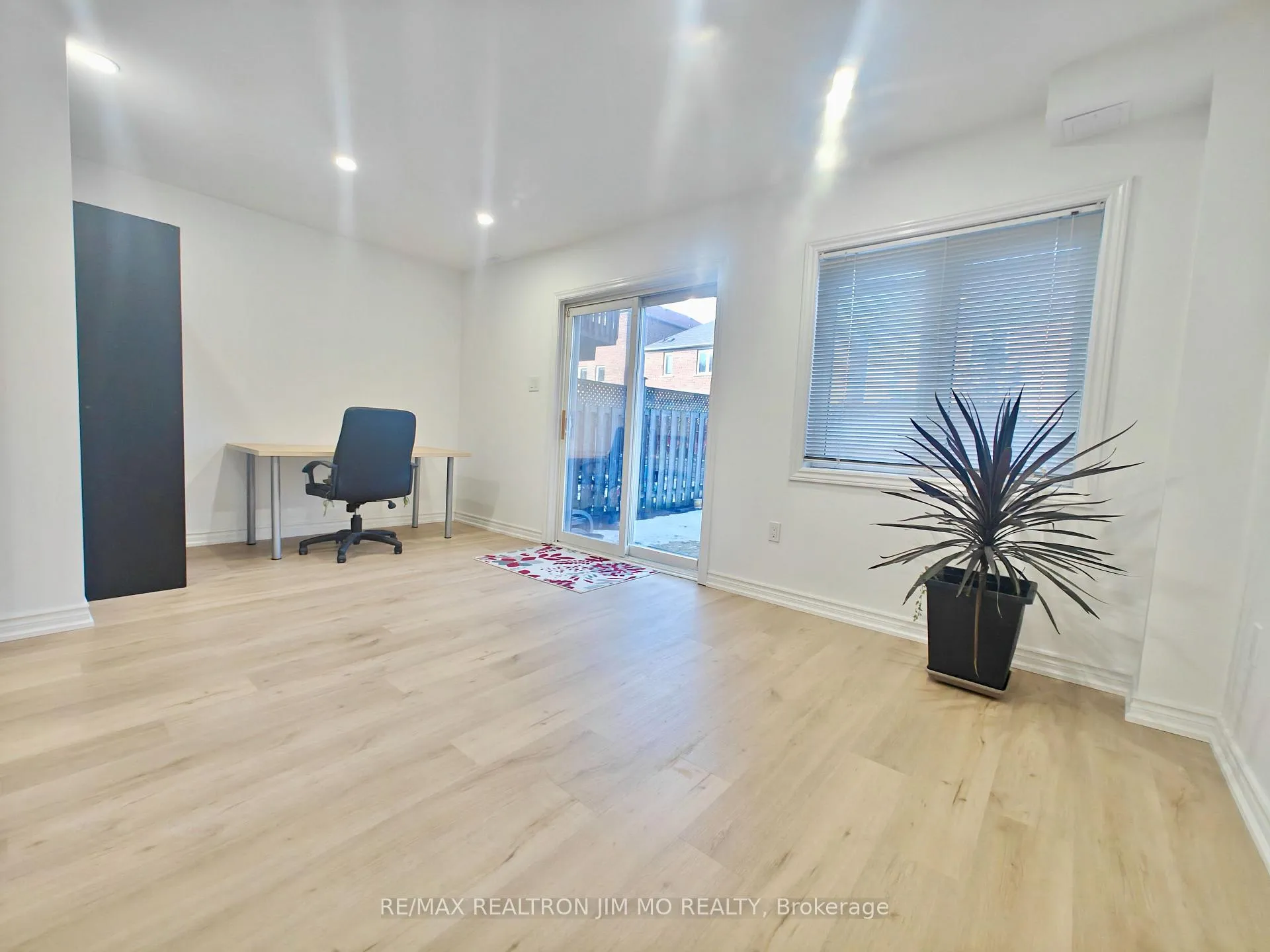 Photo 3 of 149 Sassafras Circle, Vaughan, Patterson — HOMEH