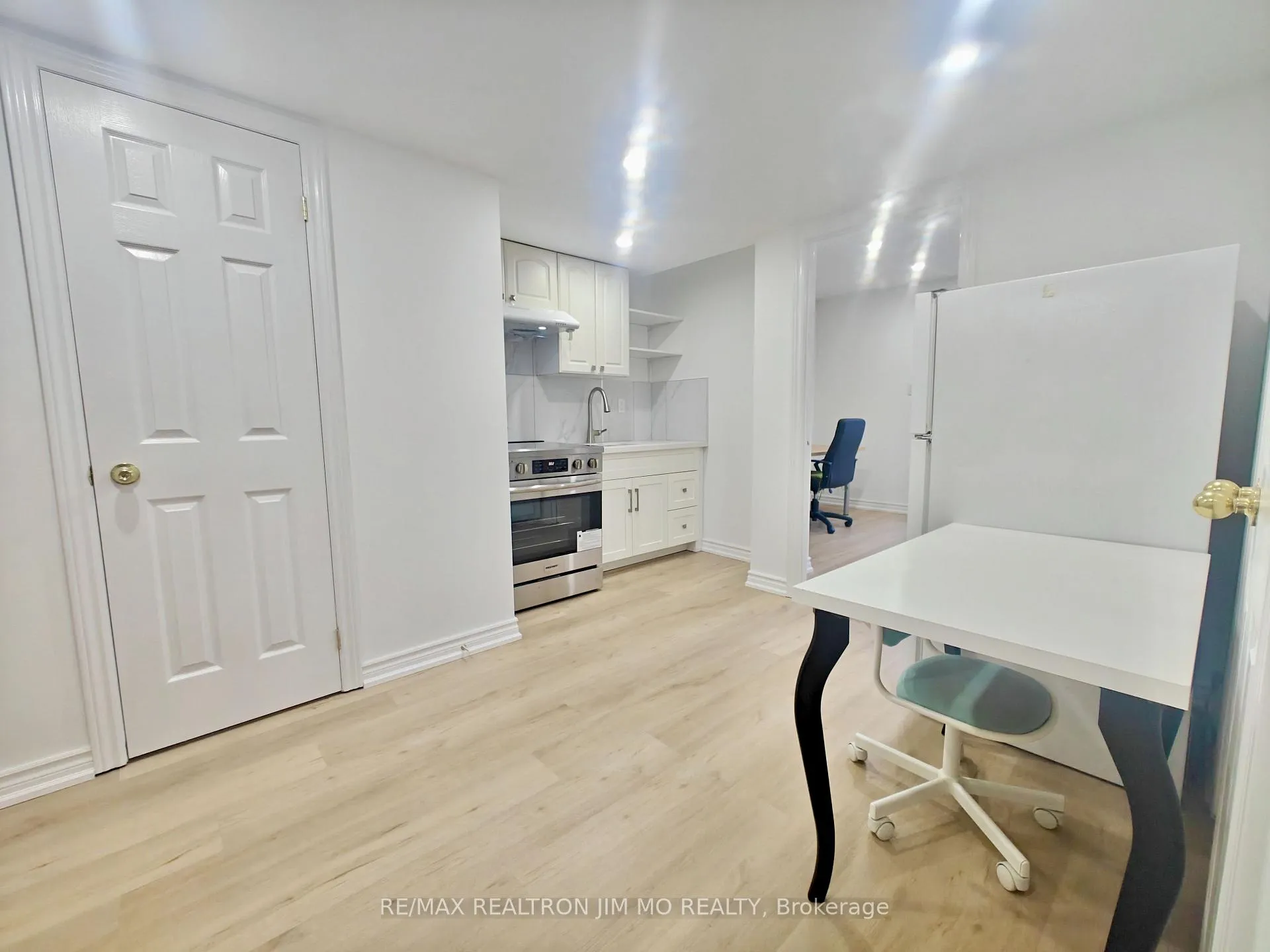 Photo 5 of 149 Sassafras Circle, Vaughan, Patterson — HOMEH