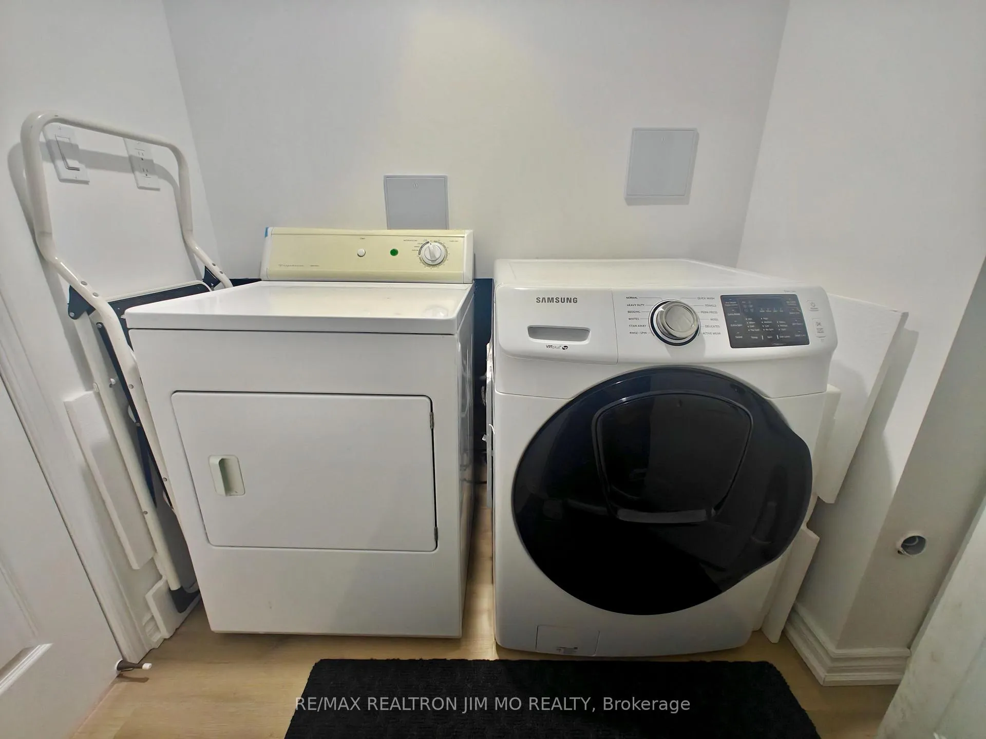 Photo 10 of 149 Sassafras Circle, Vaughan, Patterson — HOMEH