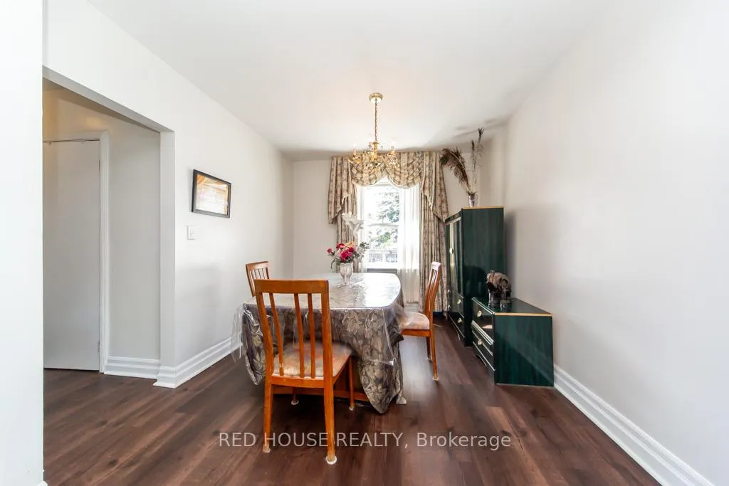 Photo 7 of 40 North Woodrow Boulevard, Scarborough, Clairlea-Birchmount — HOMEH