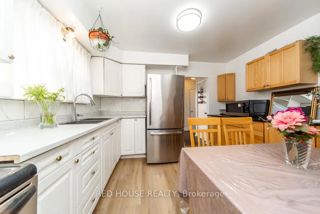 Photo 1 of 40 North Woodrow Boulevard, Scarborough, Clairlea-Birchmount — HOMEH