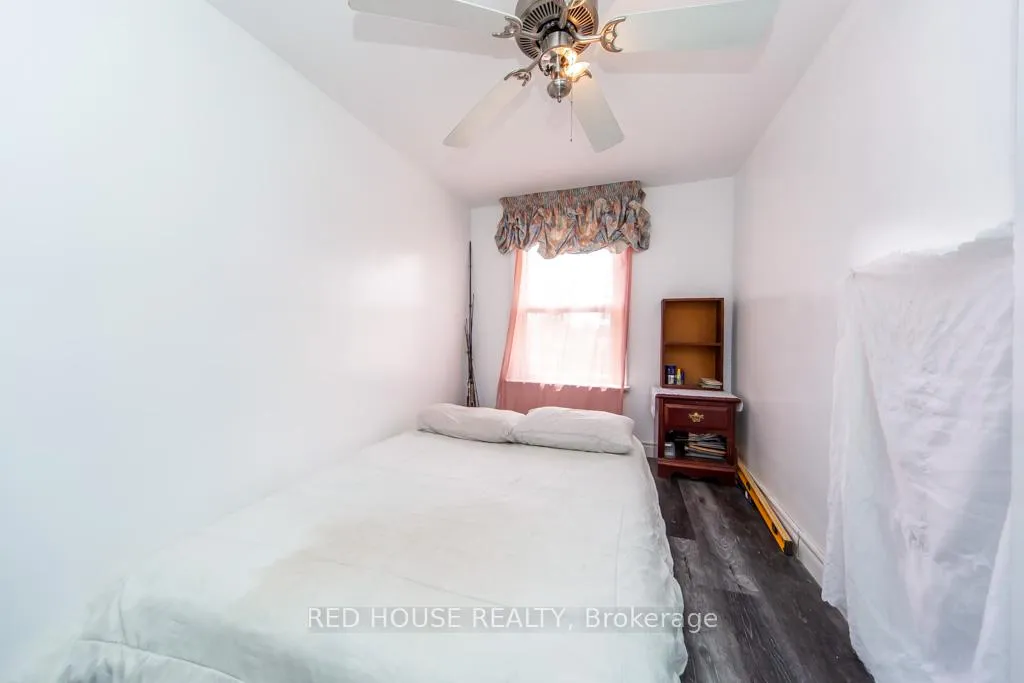 Photo 17 of 40 North Woodrow Boulevard, Scarborough, Clairlea-Birchmount — HOMEH