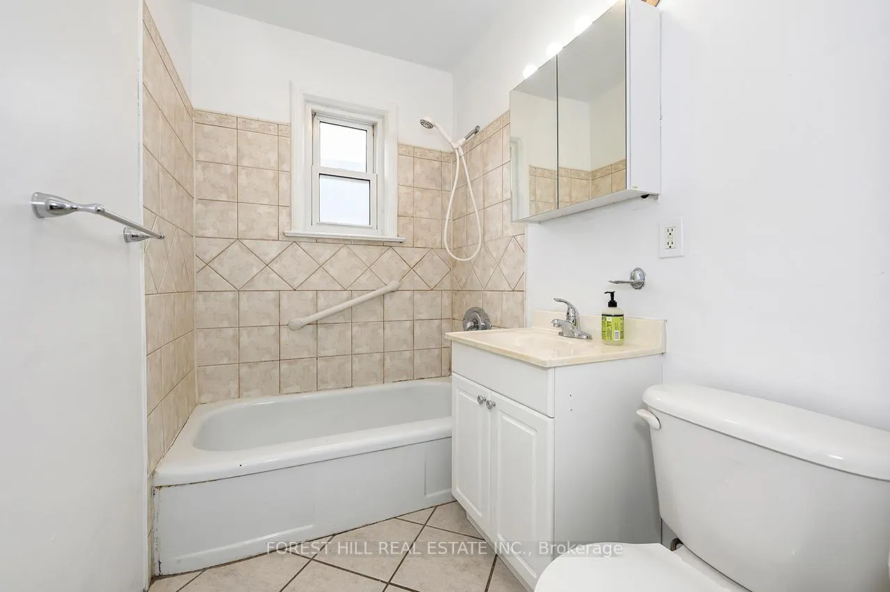 Photo 18 of 667 Pharmacy Avenue, Scarborough, Clairlea-Birchmount — HOMEH
