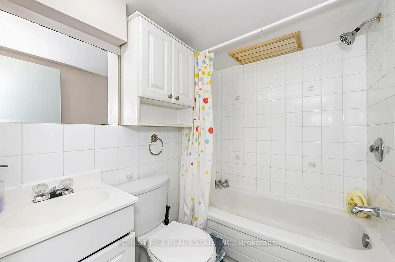 Photo 21 of 667 Pharmacy Avenue, Scarborough, Clairlea-Birchmount — HOMEH