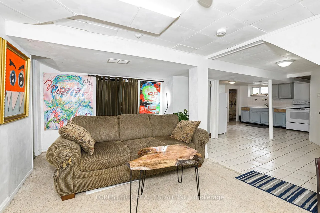 Photo 24 of 667 Pharmacy Avenue, Scarborough, Clairlea-Birchmount — HOMEH