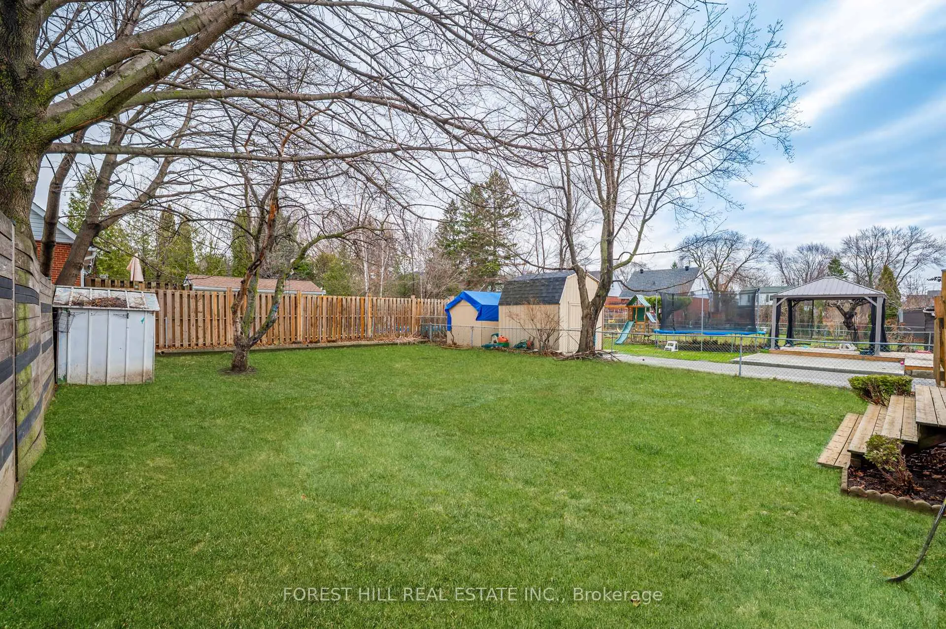 Photo 26 of 667 Pharmacy Avenue, Scarborough, Clairlea-Birchmount — HOMEH
