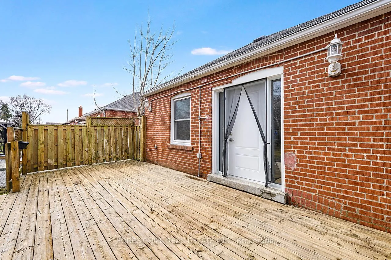 Photo 28 of 667 Pharmacy Avenue, Scarborough, Clairlea-Birchmount — HOMEH