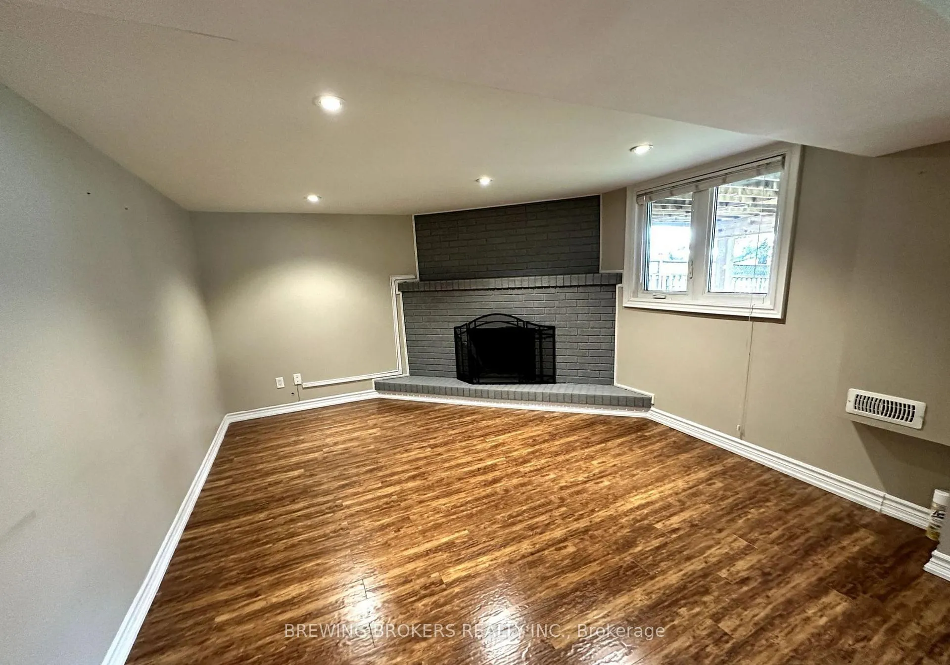 Photo 5 of 31 Havagal Crescent, Markham, Markville — HOMEH