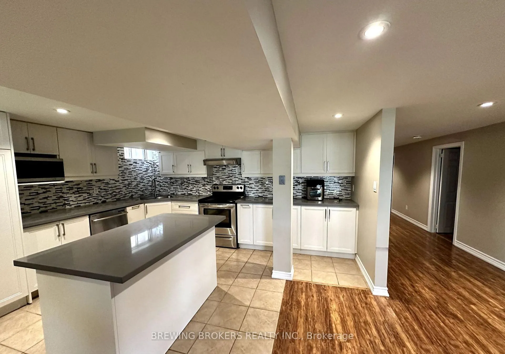 Photo 7 of 31 Havagal Crescent, Markham, Markville — HOMEH