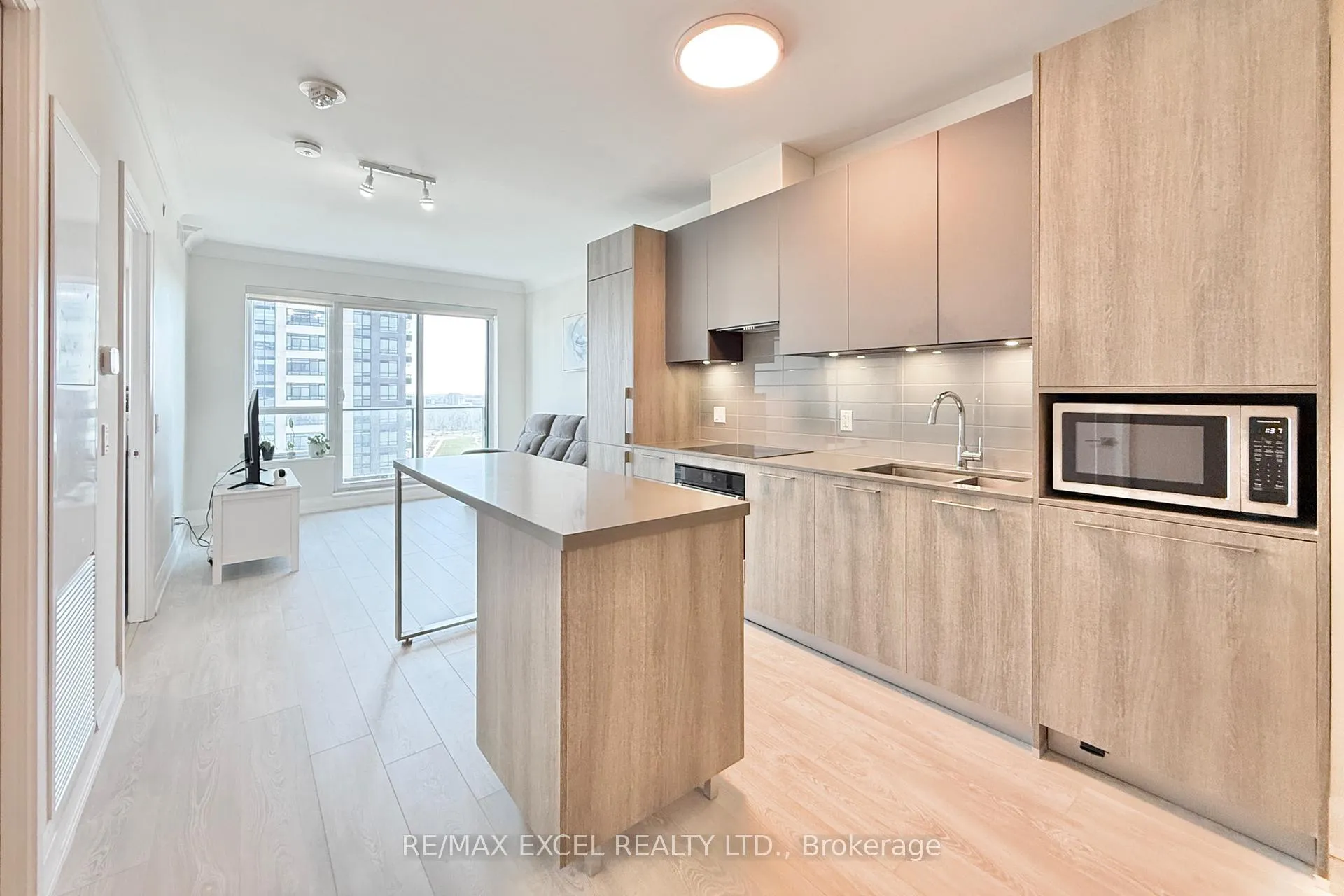 Front of Unit 1801, 18 Water Walk Drive