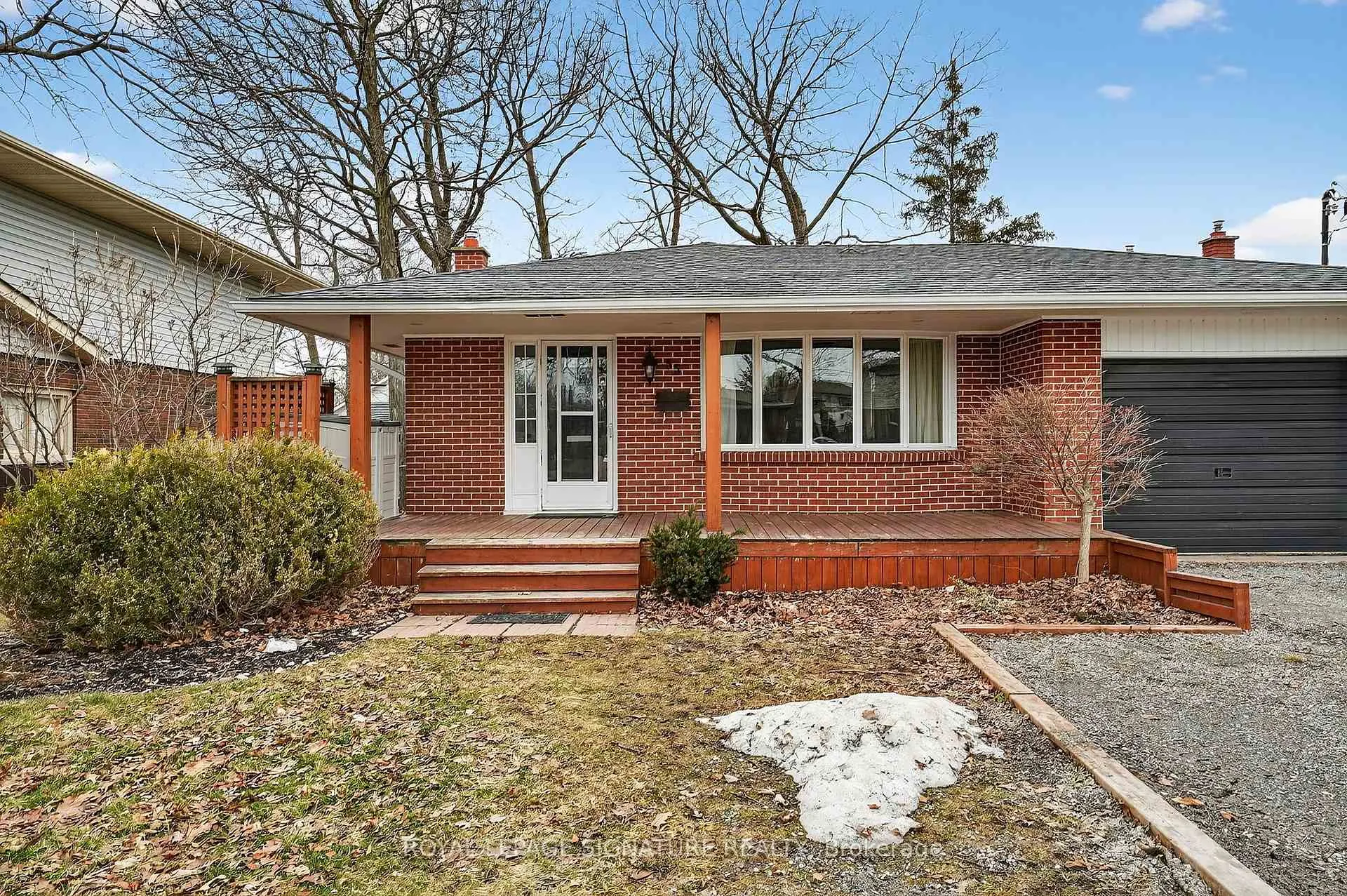 Photo 3 of 55 Burness Drive, St. Catharines, Secord Woods — HOMEH