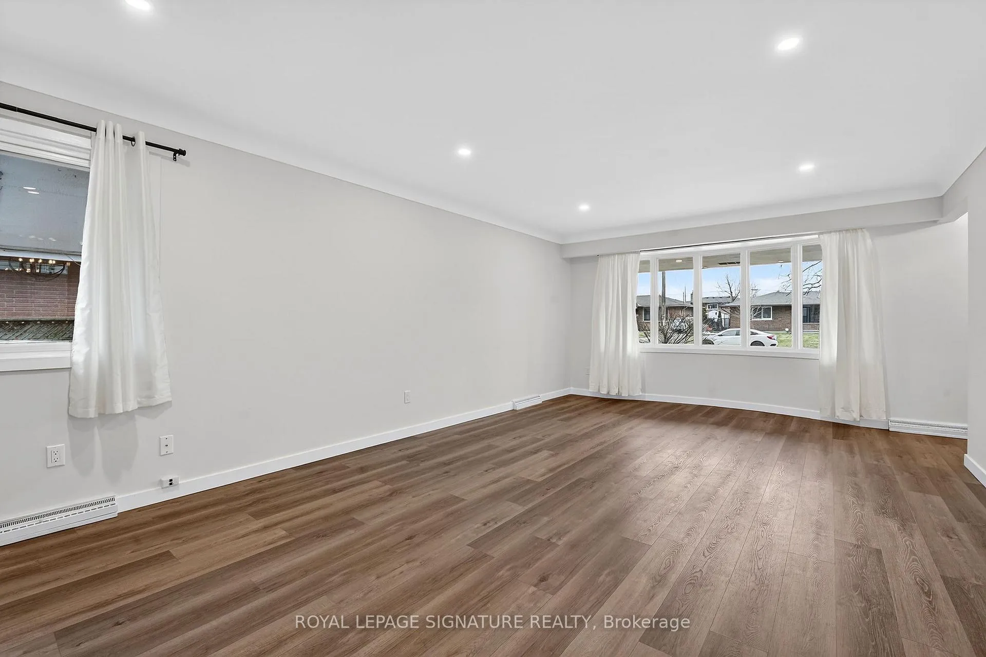 Photo 17 of 55 Burness Drive, St. Catharines, Secord Woods — HOMEH