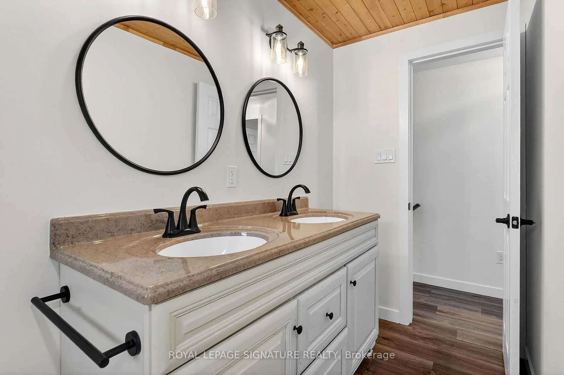 Photo 26 of 55 Burness Drive, St. Catharines, Secord Woods — HOMEH