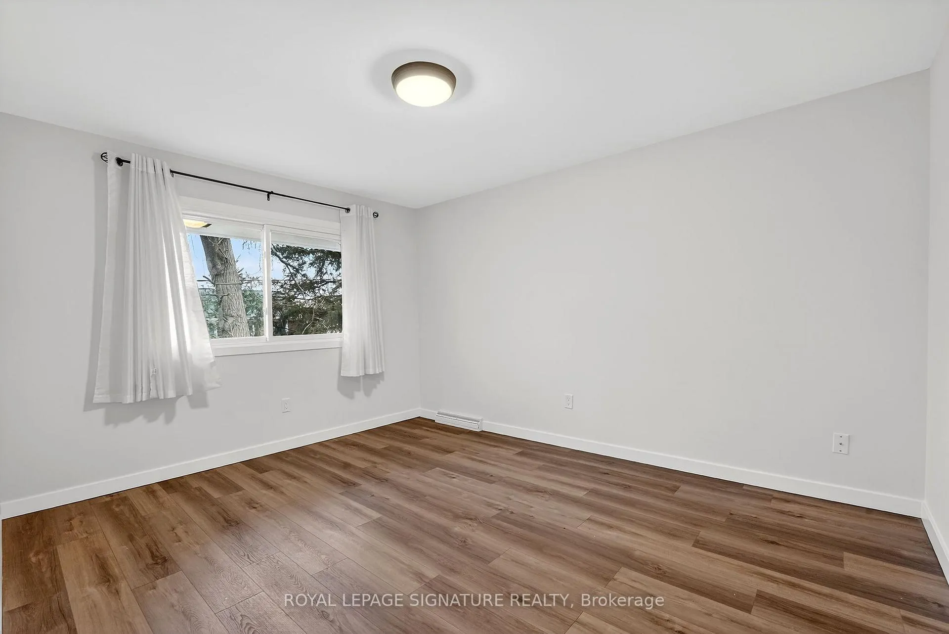 Photo 31 of 55 Burness Drive, St. Catharines, Secord Woods — HOMEH