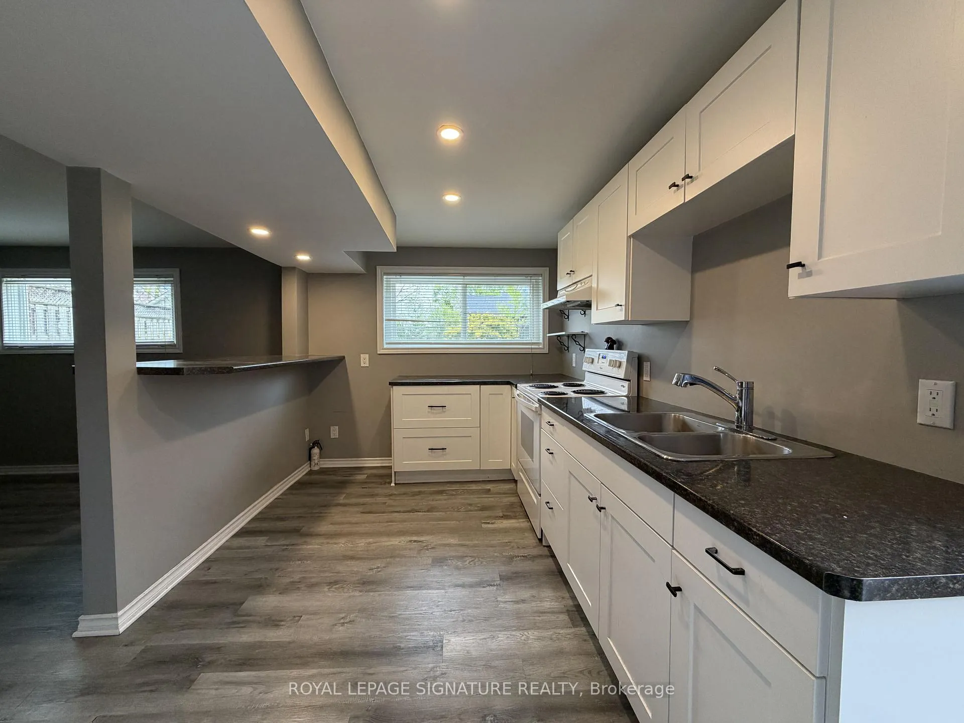 Photo 35 of 55 Burness Drive, St. Catharines, Secord Woods — HOMEH