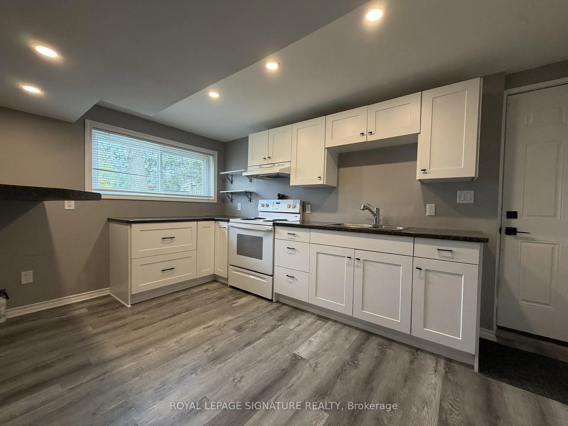 Photo 36 of 55 Burness Drive, St. Catharines, Secord Woods — HOMEH