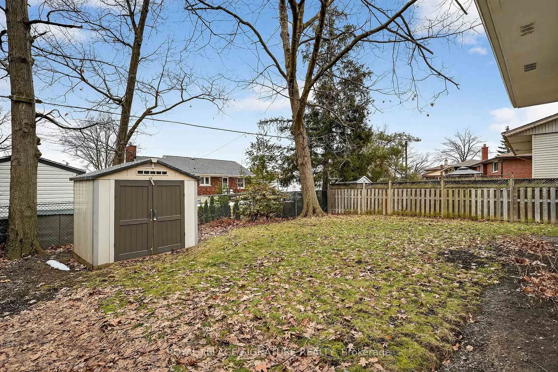 Photo 47 of 55 Burness Drive, St. Catharines, Secord Woods — HOMEH