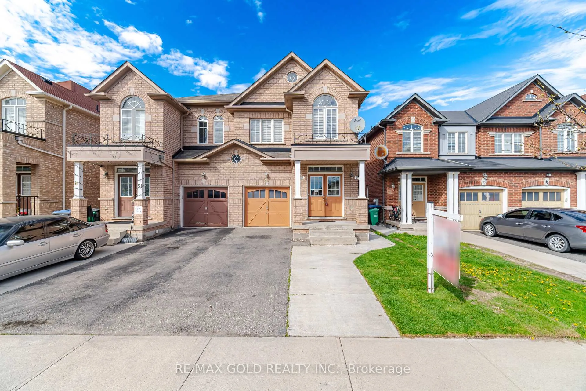 Photo 2 of 49 Interlude Drive, Brampton, Credit Valley — HOMEH