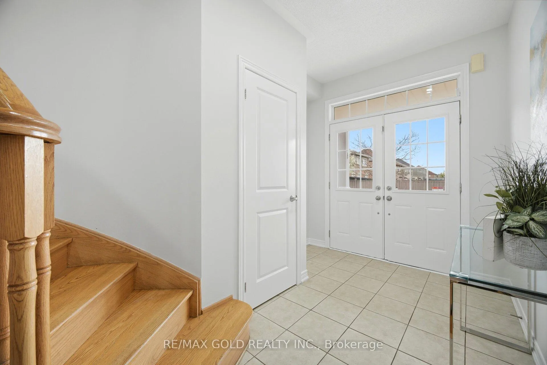 Photo 4 of 49 Interlude Drive, Brampton, Credit Valley — HOMEH