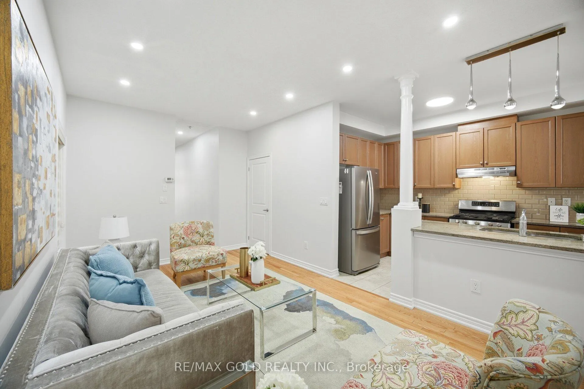 Photo 8 of 49 Interlude Drive, Brampton, Credit Valley — HOMEH
