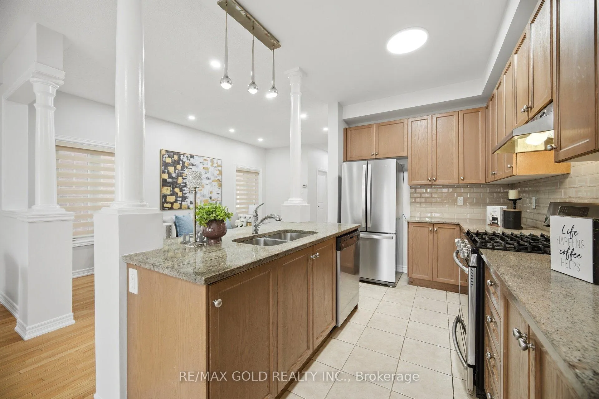 Photo 9 of 49 Interlude Drive, Brampton, Credit Valley — HOMEH