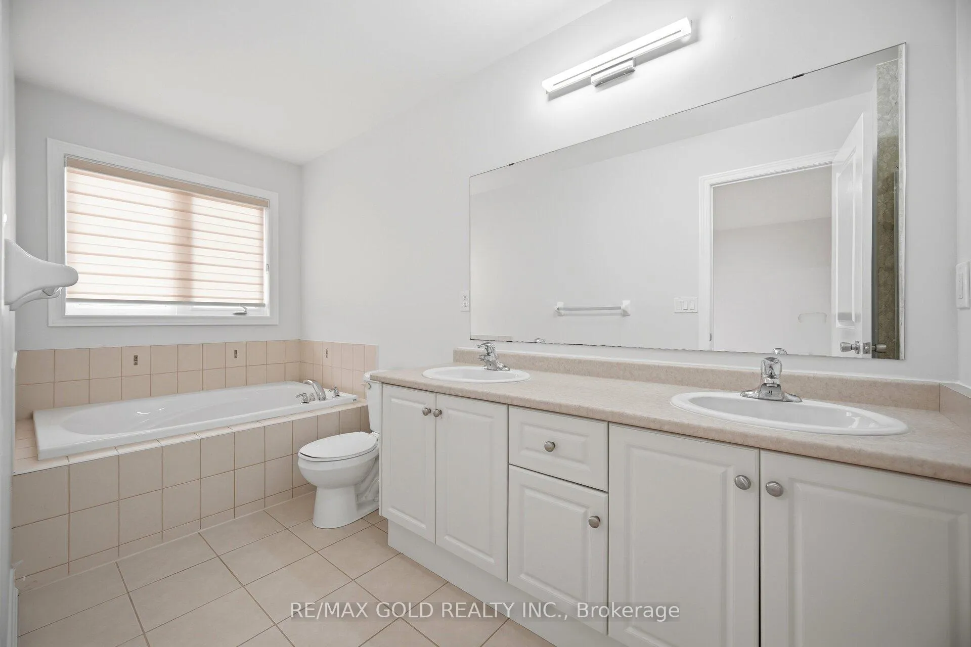 Photo 21 of 49 Interlude Drive, Brampton, Credit Valley — HOMEH