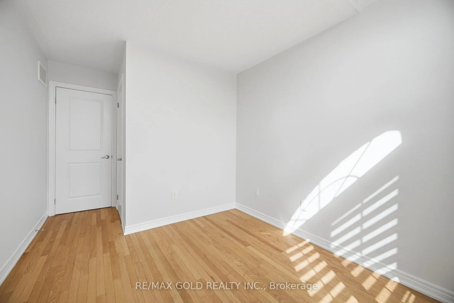 Photo 28 of 49 Interlude Drive, Brampton, Credit Valley — HOMEH