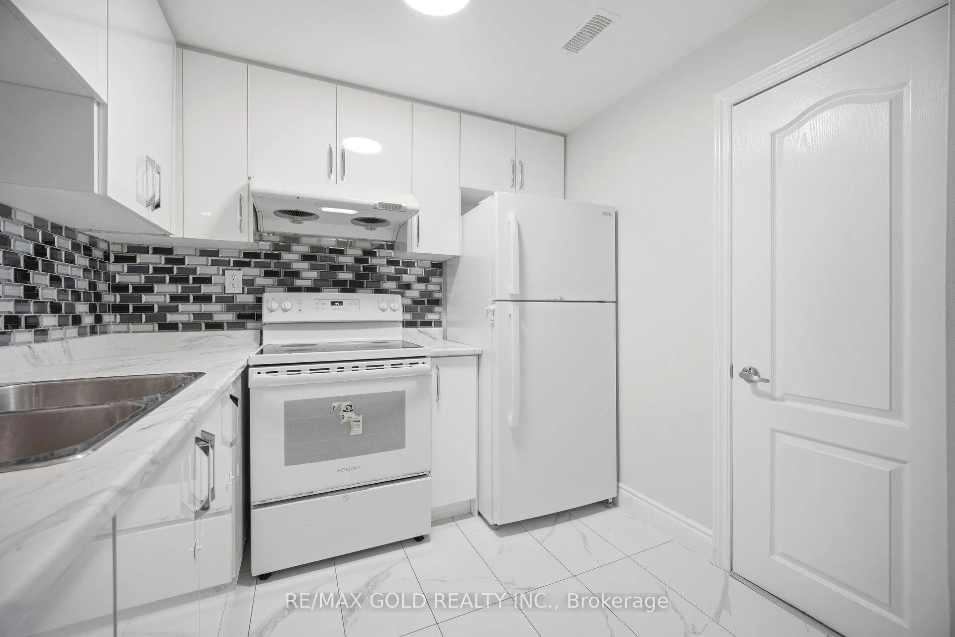 Photo 40 of 49 Interlude Drive, Brampton, Credit Valley — HOMEH