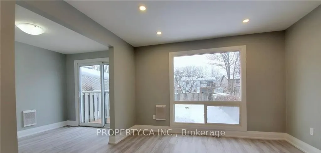 Photo 4 of 43 Barrett Crescent, Barrie, Letitia Heights — HOMEH
