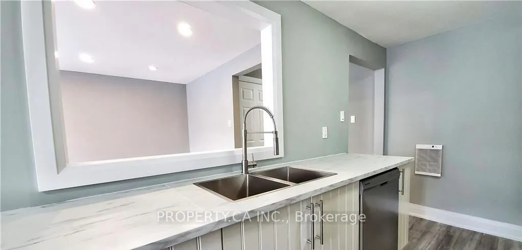 Photo 12 of 43 Barrett Crescent, Barrie, Letitia Heights — HOMEH