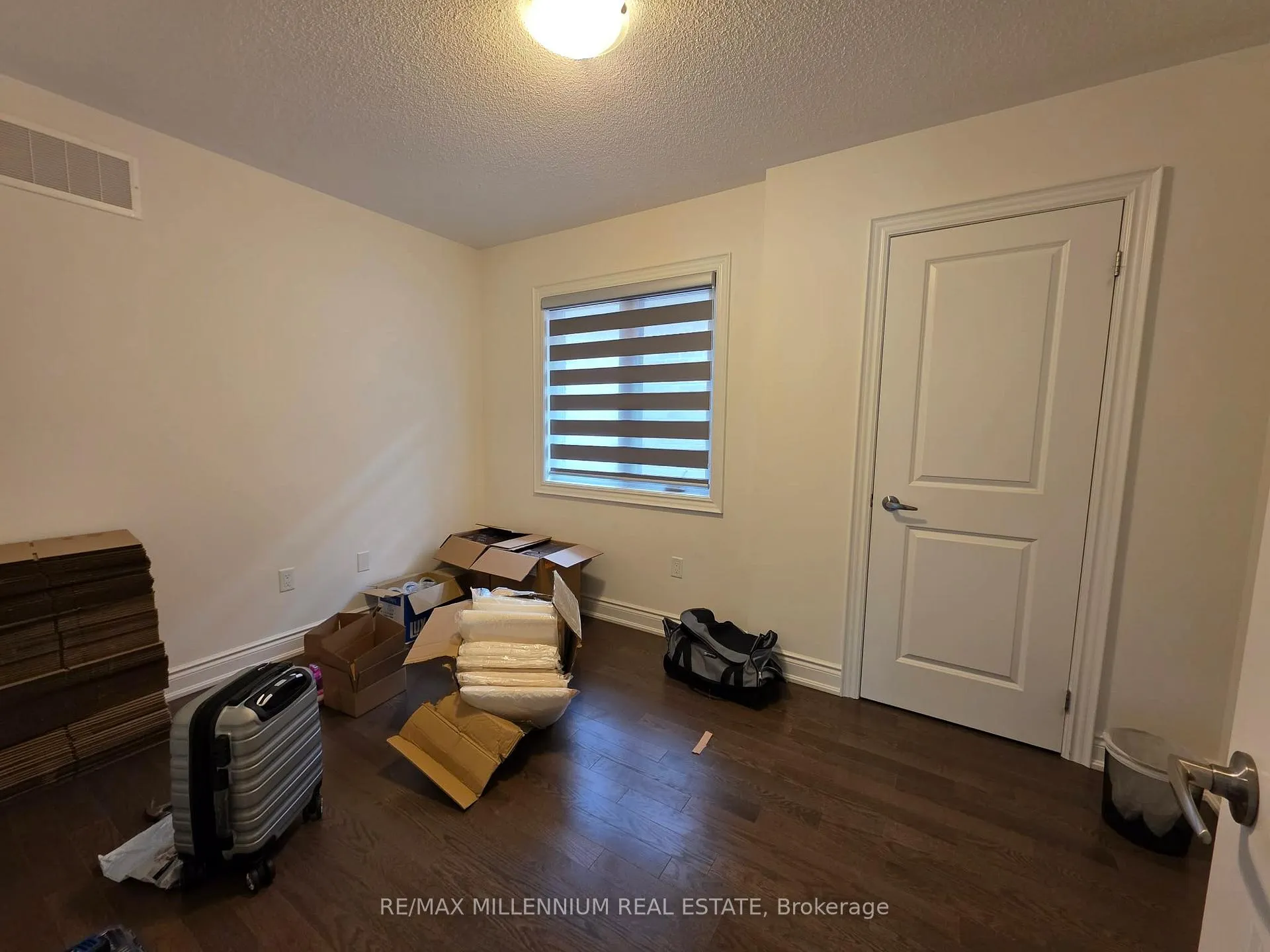 Photo 3 of Unit 1, 23 Workgreen Parkway, Brampton, Bram West — HOMEH