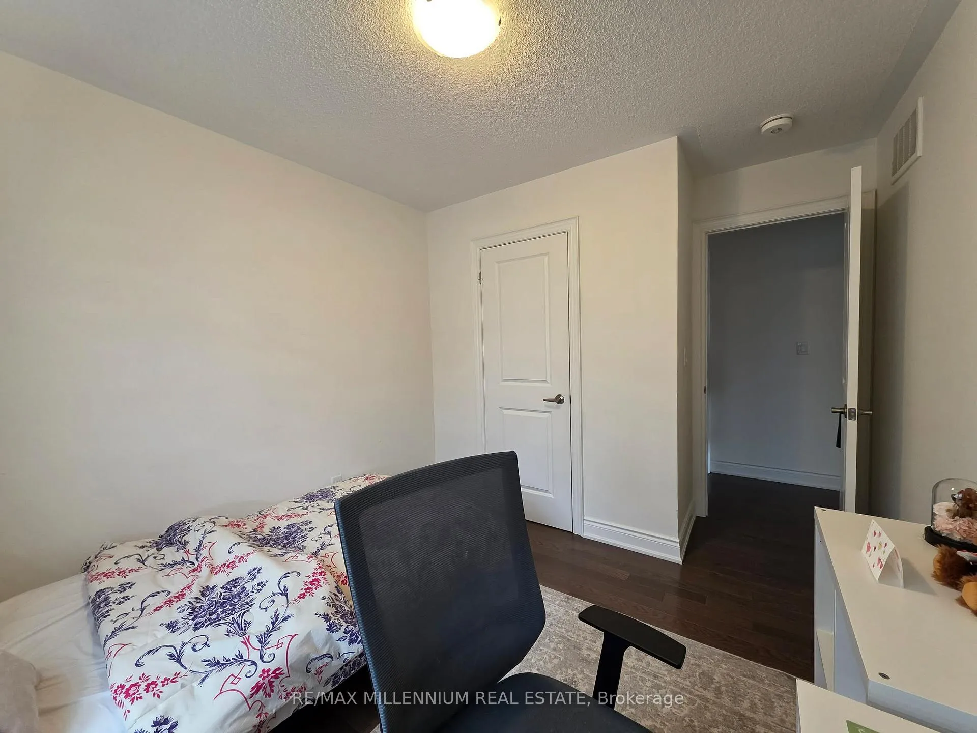 Photo 4 of Unit 1, 23 Workgreen Parkway, Brampton, Bram West — HOMEH