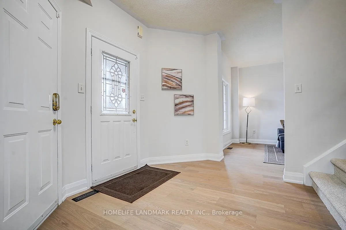 Photo 2 of 20 Joseph Crescent, Barrie, Painswick South — HOMEH