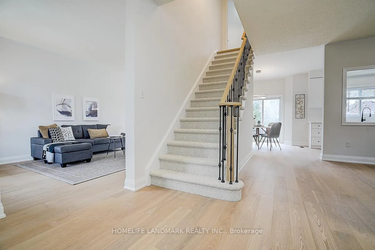 Photo 3 of 20 Joseph Crescent, Barrie, Painswick South — HOMEH