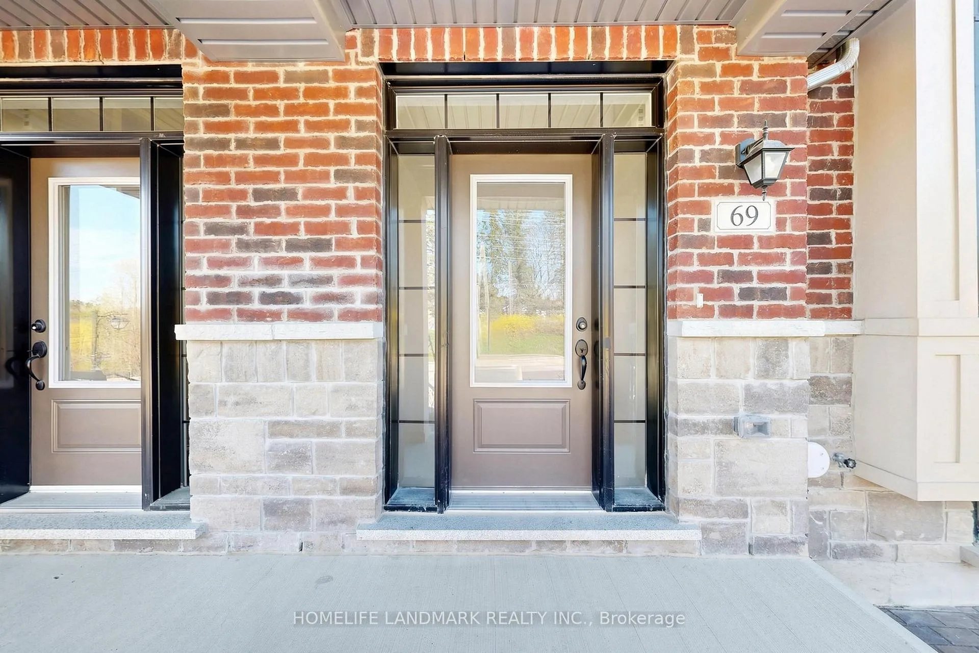 Photo 3 of 69 Main Street S, Markham, Vinegar Hill — HOMEH