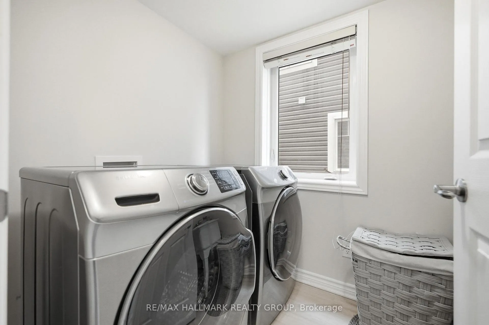 Photo 4 of 88 Feathertop Lane, Ottawa, Kanata - Emerald Meadows/Trailwest — HOMEH