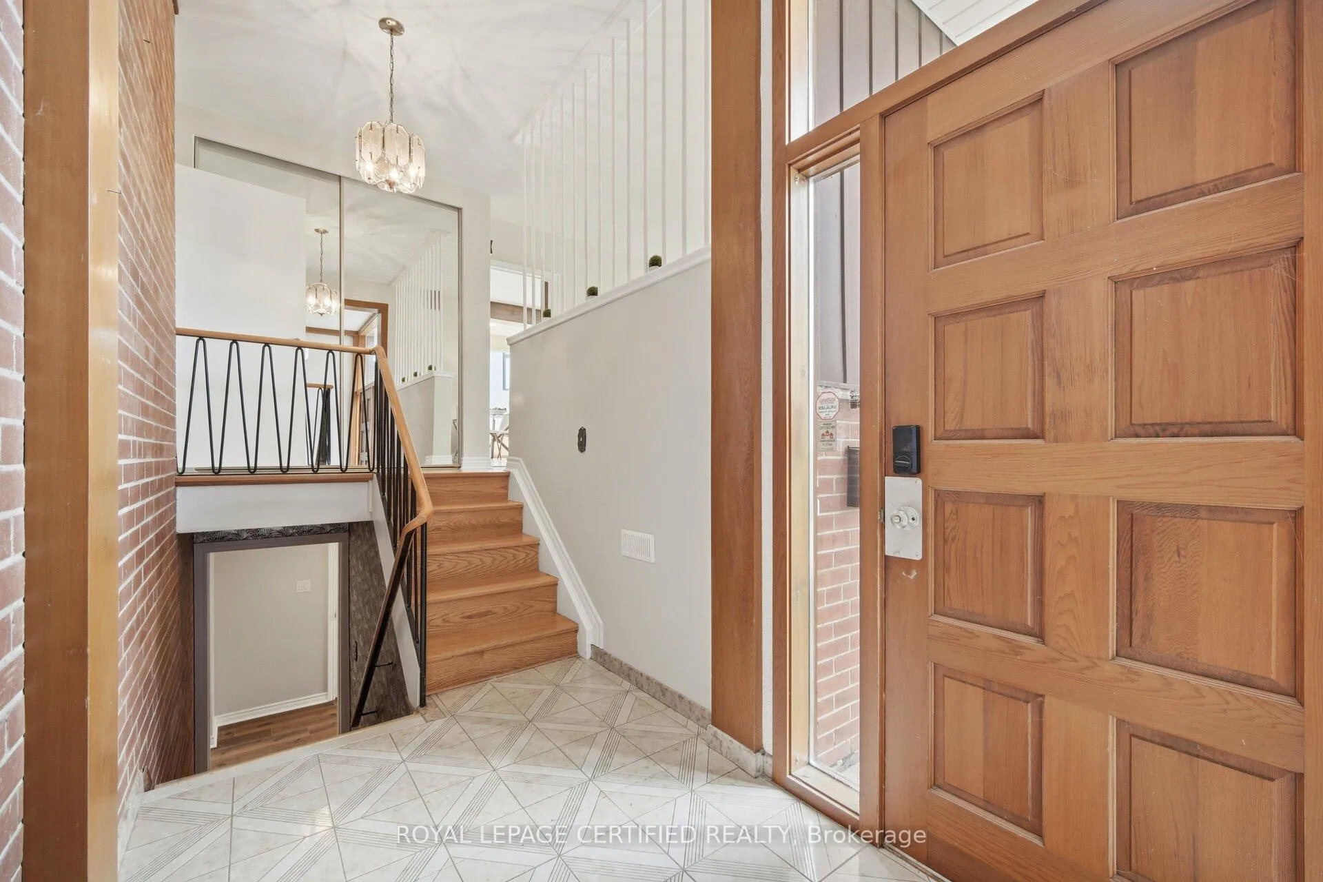 Photo 4 of 34 Warbeck Place, Etobicoke, Kingsview Village-The Westway — HOMEH