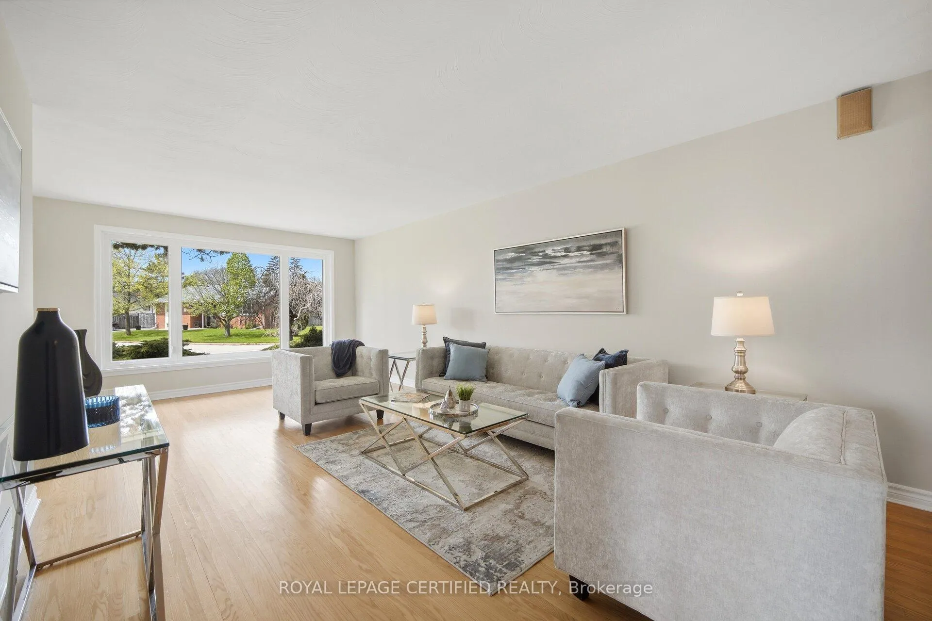 Photo 5 of 34 Warbeck Place, Etobicoke, Kingsview Village-The Westway — HOMEH