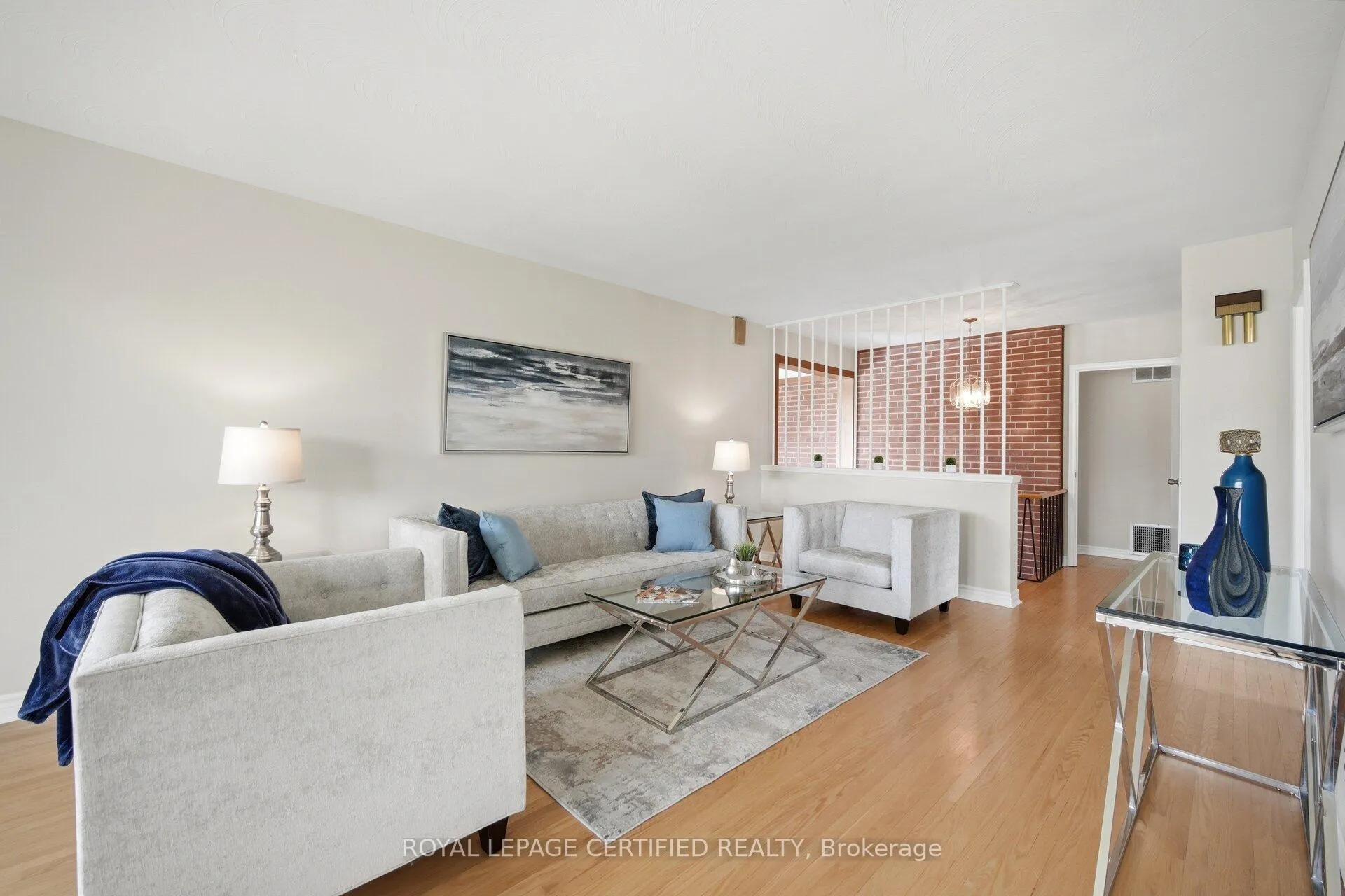 Photo 6 of 34 Warbeck Place, Etobicoke, Kingsview Village-The Westway — HOMEH