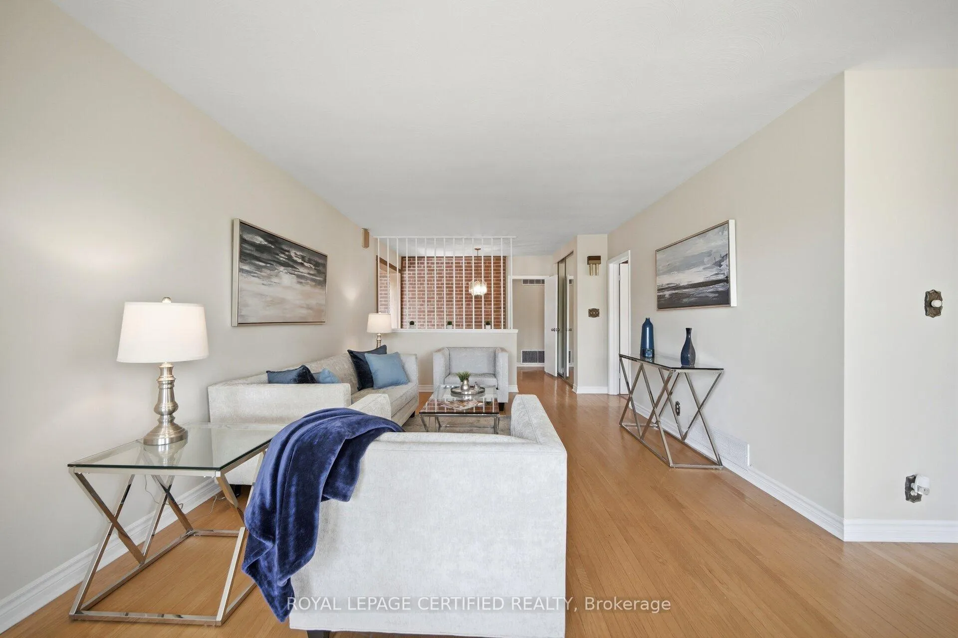 Photo 7 of 34 Warbeck Place, Etobicoke, Kingsview Village-The Westway — HOMEH