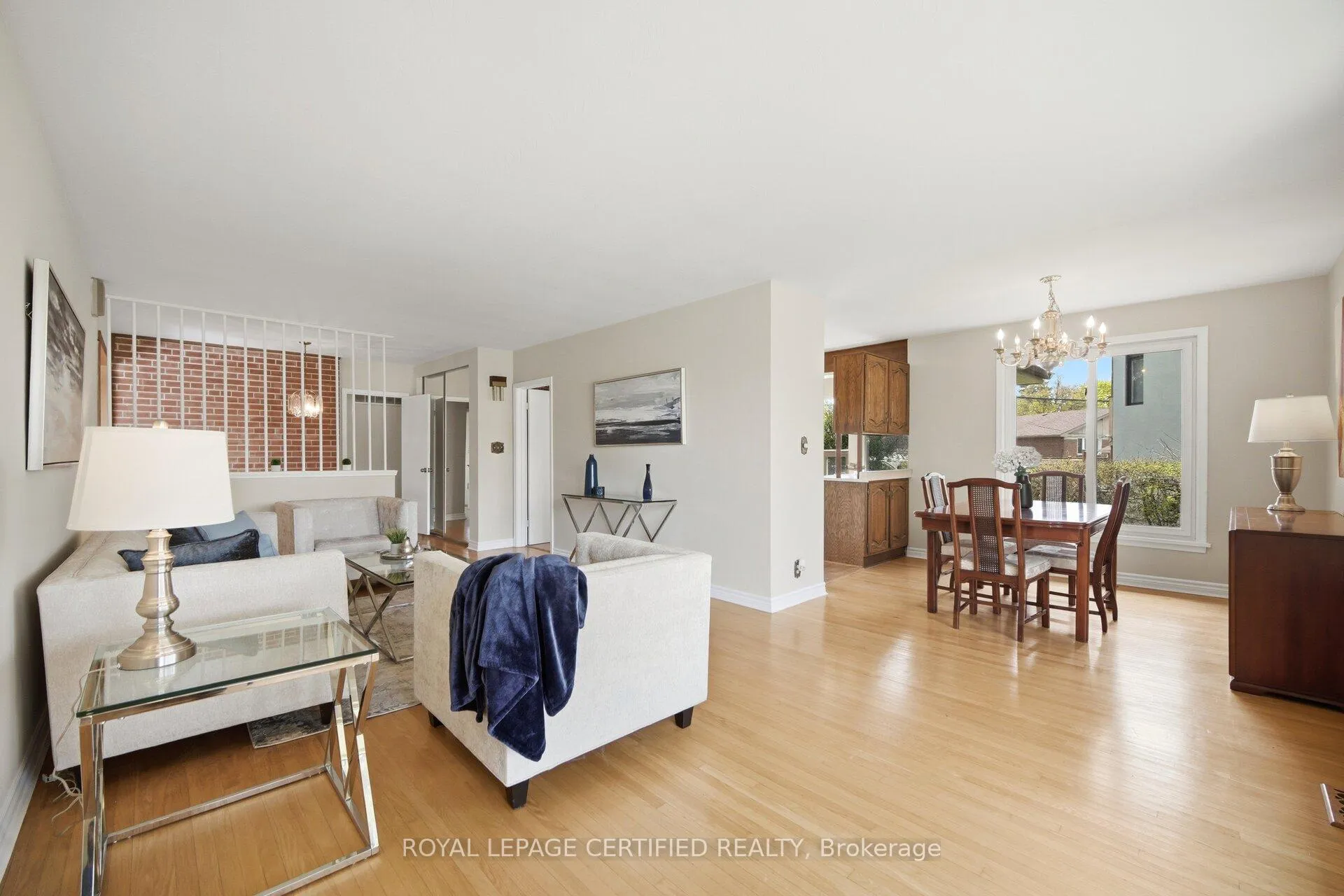 Photo 8 of 34 Warbeck Place, Etobicoke, Kingsview Village-The Westway — HOMEH