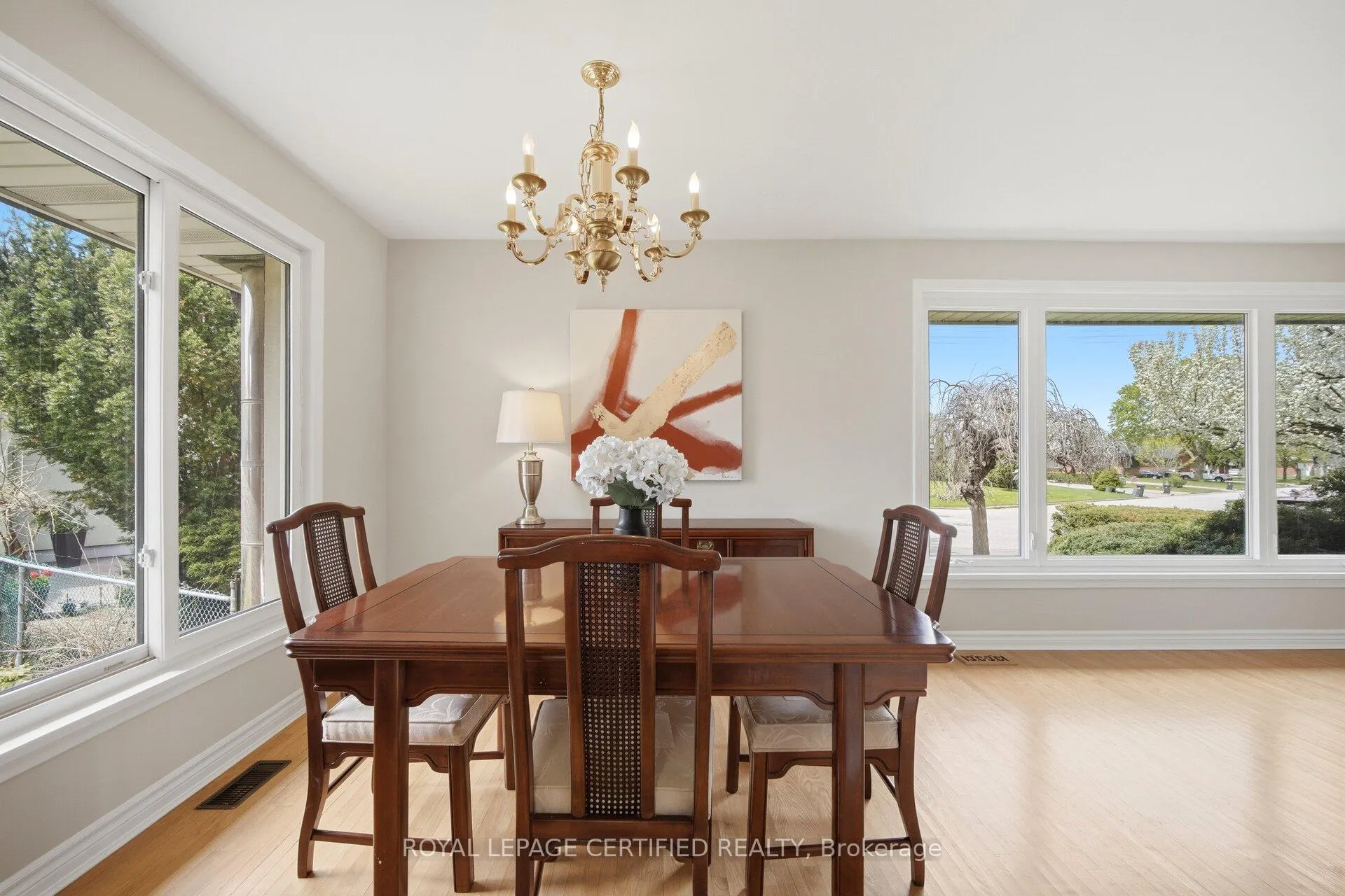 Photo 10 of 34 Warbeck Place, Etobicoke, Kingsview Village-The Westway — HOMEH