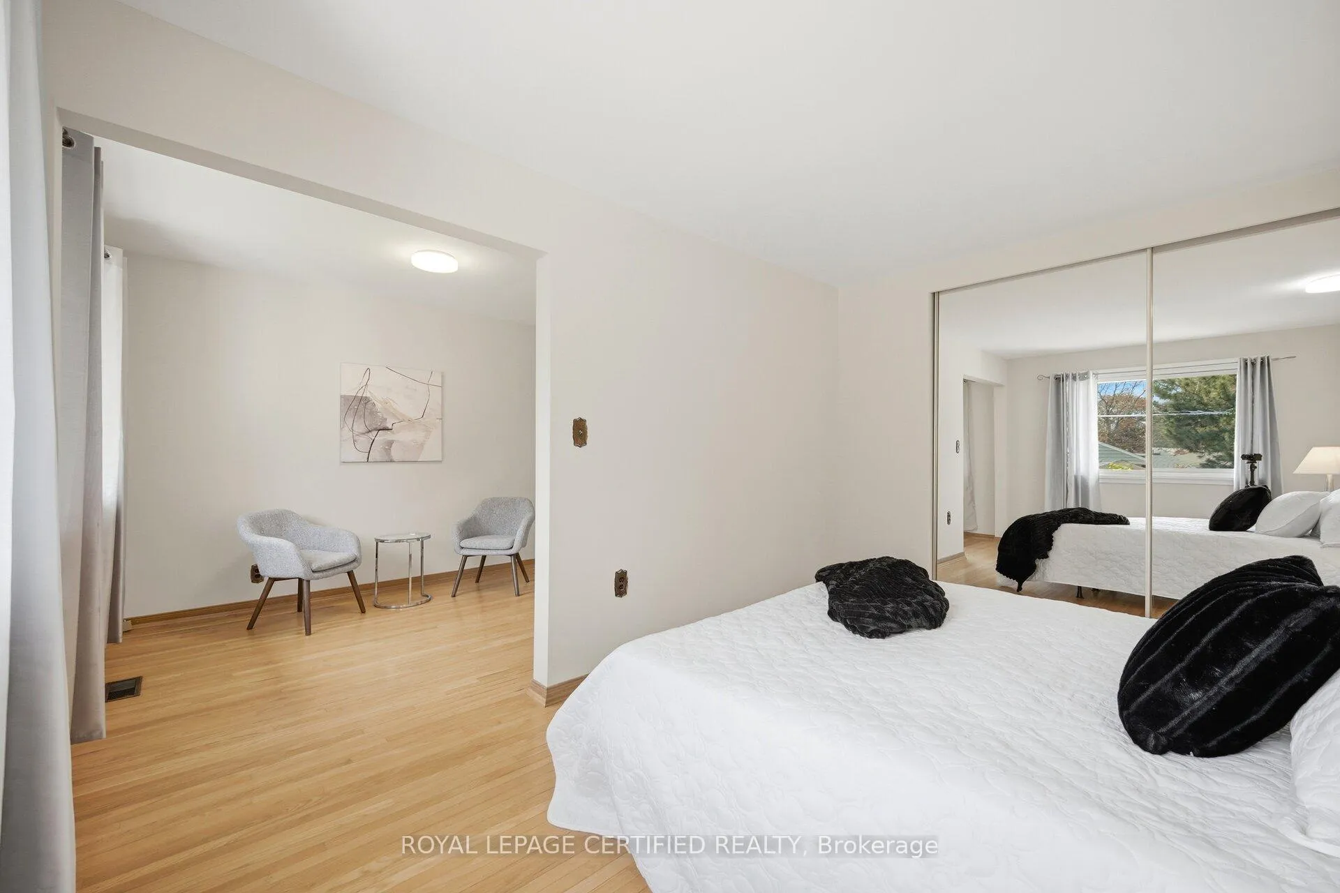 Photo 18 of 34 Warbeck Place, Etobicoke, Kingsview Village-The Westway — HOMEH