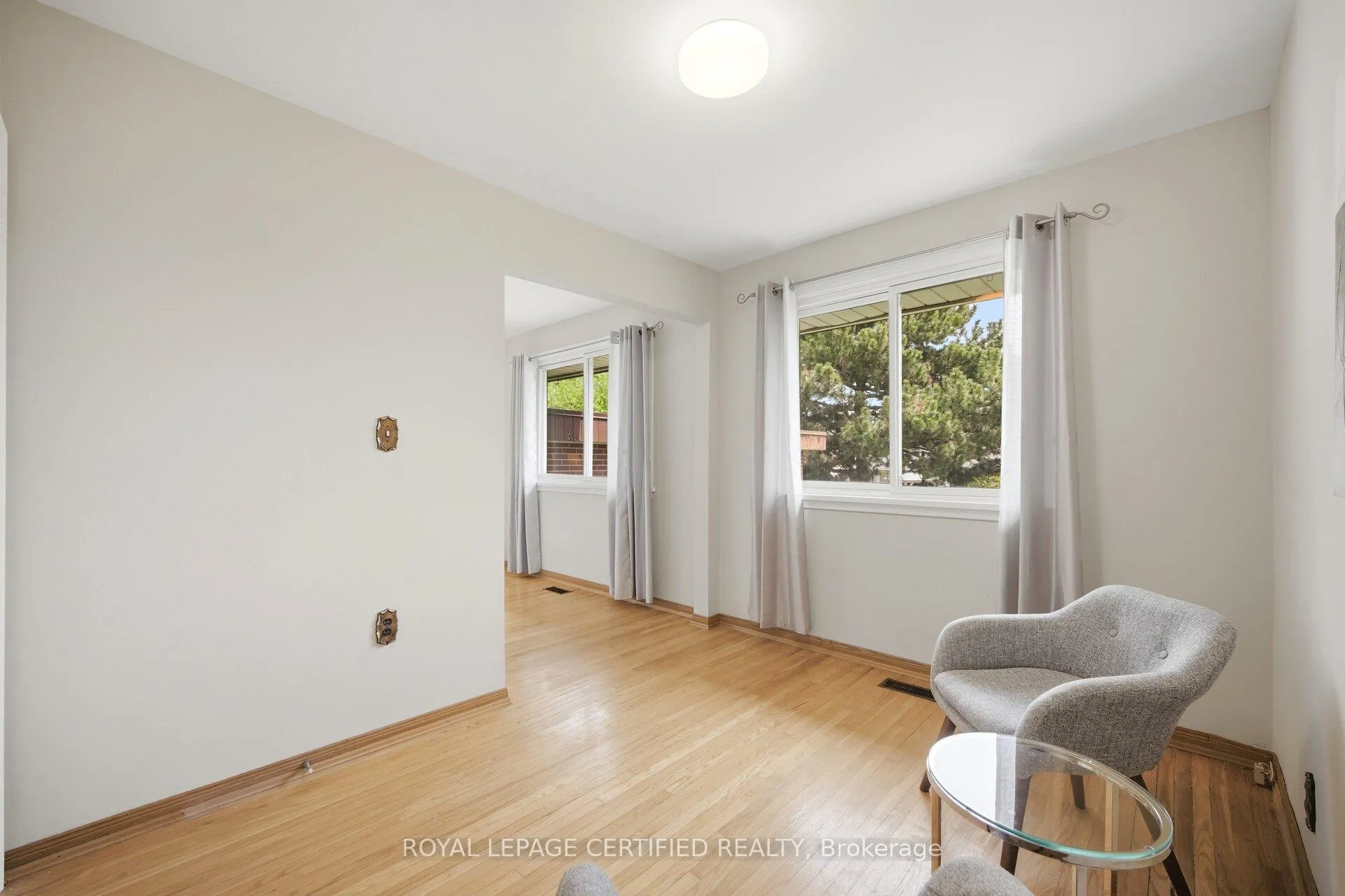 Photo 19 of 34 Warbeck Place, Etobicoke, Kingsview Village-The Westway — HOMEH