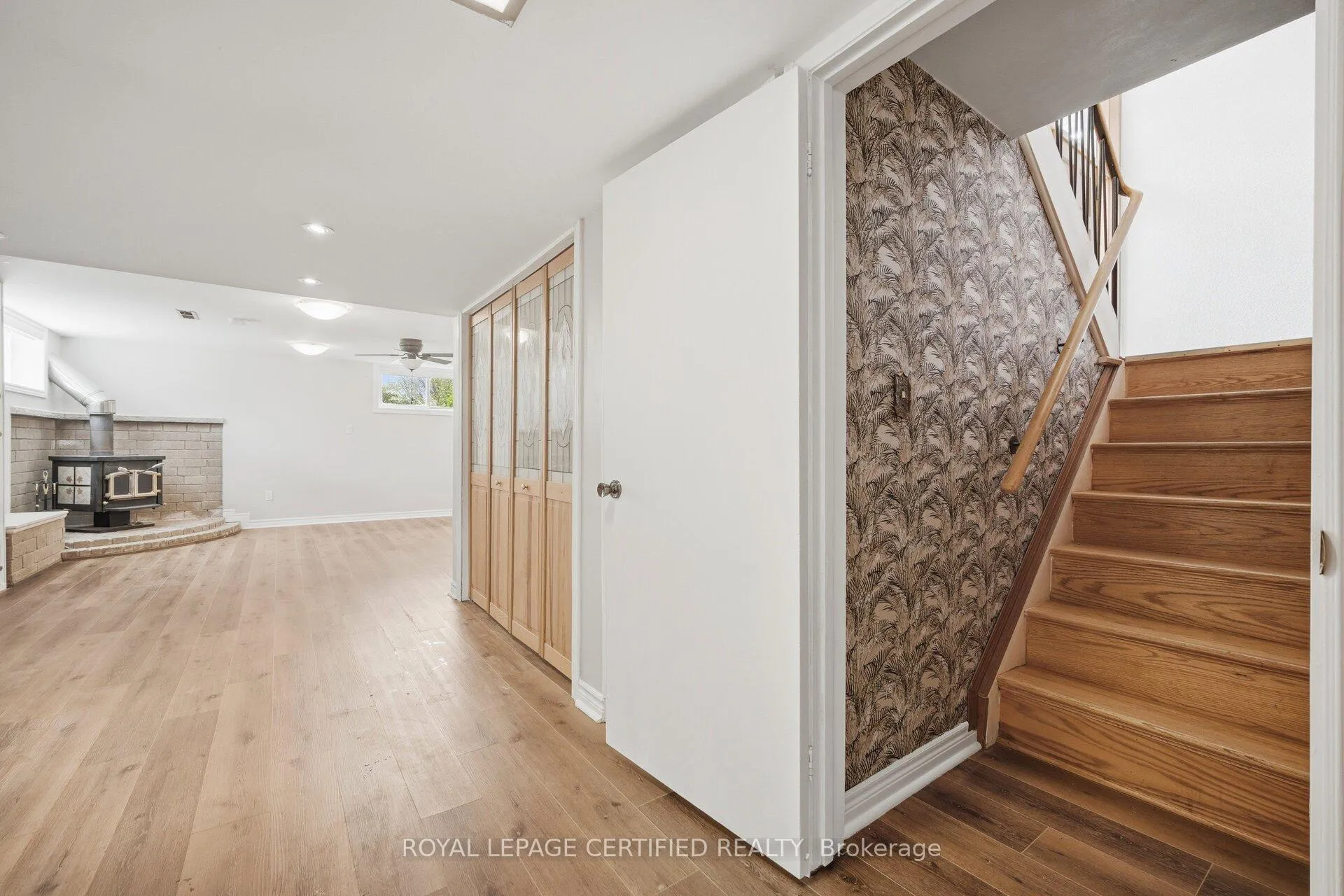 Photo 25 of 34 Warbeck Place, Etobicoke, Kingsview Village-The Westway — HOMEH