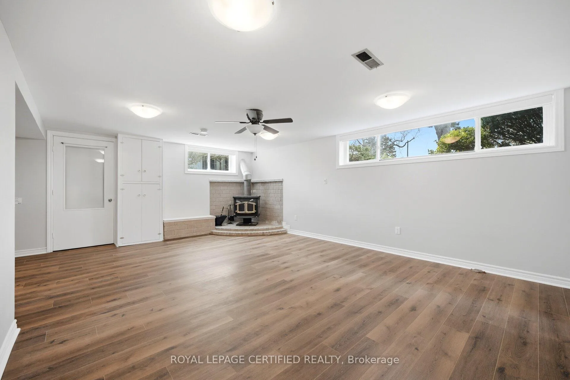 Photo 30 of 34 Warbeck Place, Etobicoke, Kingsview Village-The Westway — HOMEH