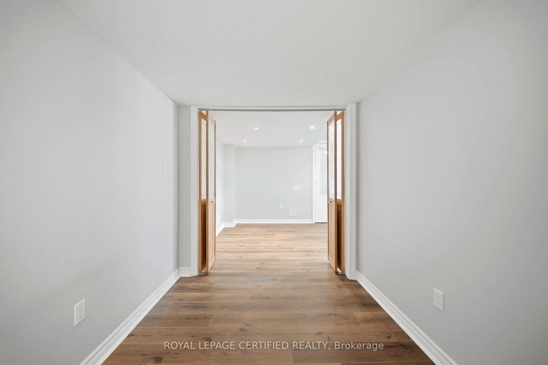 Photo 31 of 34 Warbeck Place, Etobicoke, Kingsview Village-The Westway — HOMEH